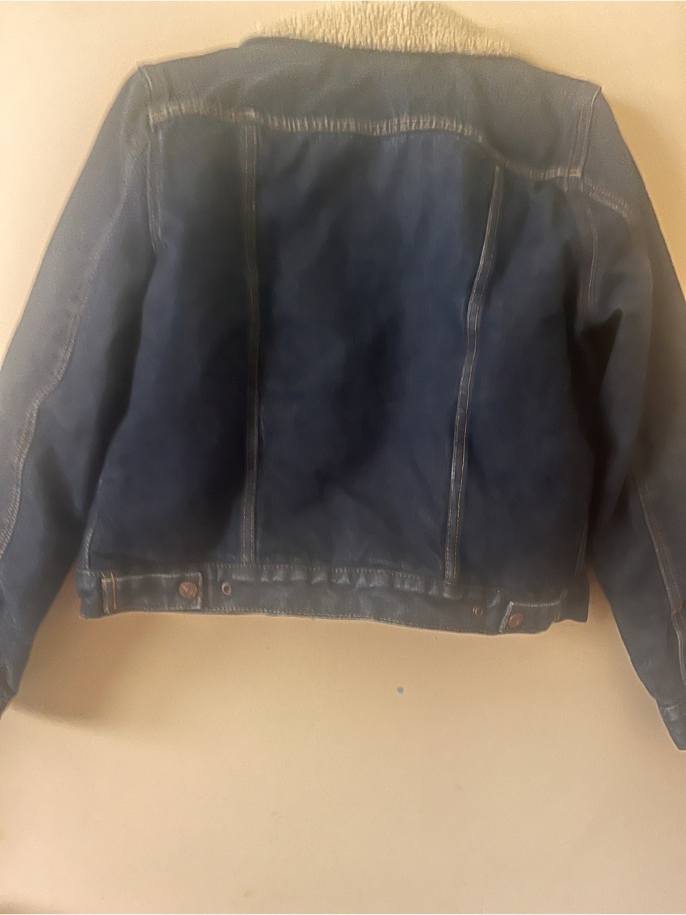 Levi’s dark rinse Sherpa trucker jacket - Picture 2 of 4